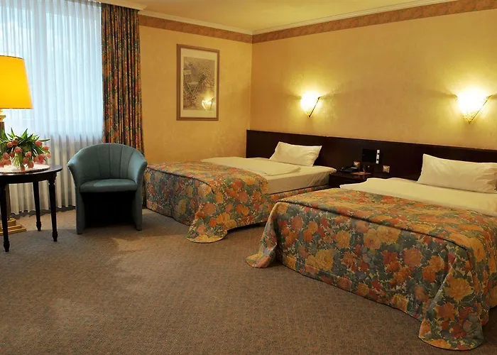 Westend An Der Messe Hotel 4*