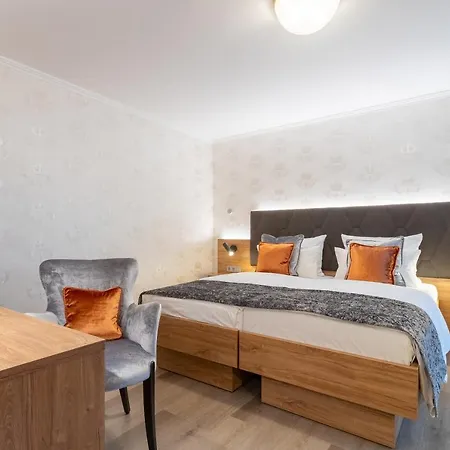 Hotel Westend An Der Messe 4*