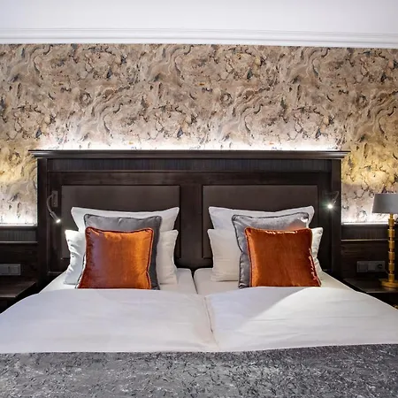 Westend An Der Messe Hotel 4*