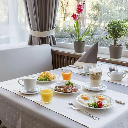 Westend An Der Messe Hotel