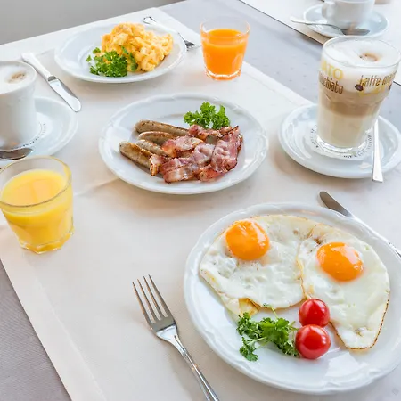 Westend An Der Messe 4*