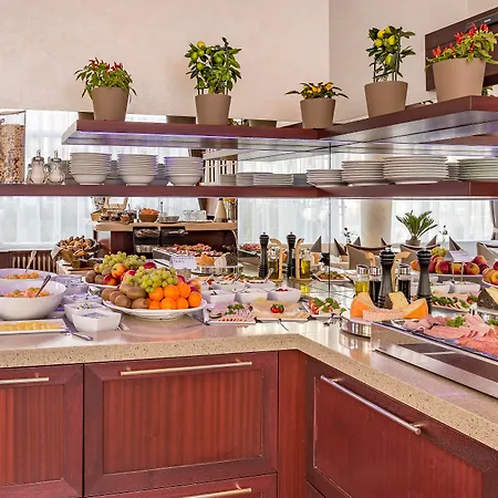 Westend An Der Messe Hotel 4*