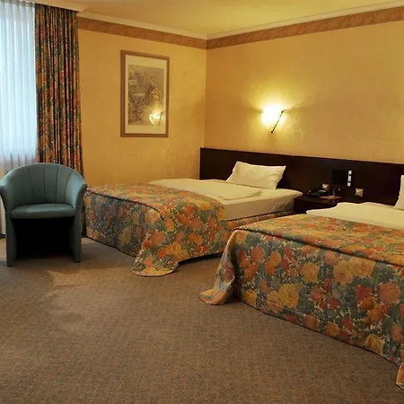 Westend An Der Messe Hotel 4*
