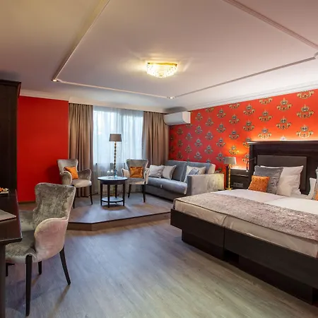 Westend An Der Messe Hotel 4*