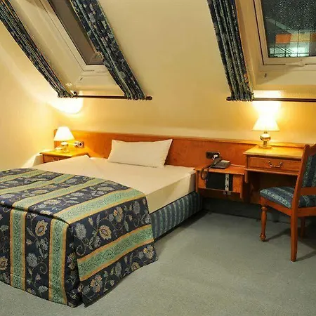 Hotel Westend An Der Messe