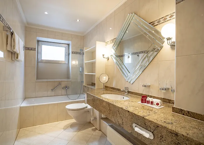 호텔 Westend An Der Messe 4*